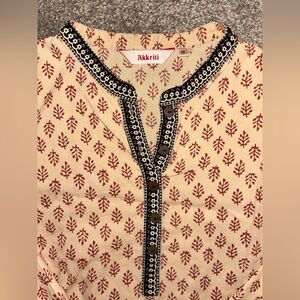 Akkriti Women’s Top - Size M